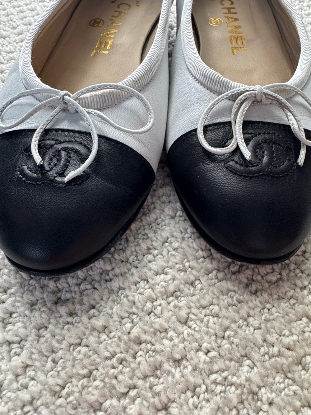 CHANEL Women's Black and white  Loafers - Picture 4 of 5